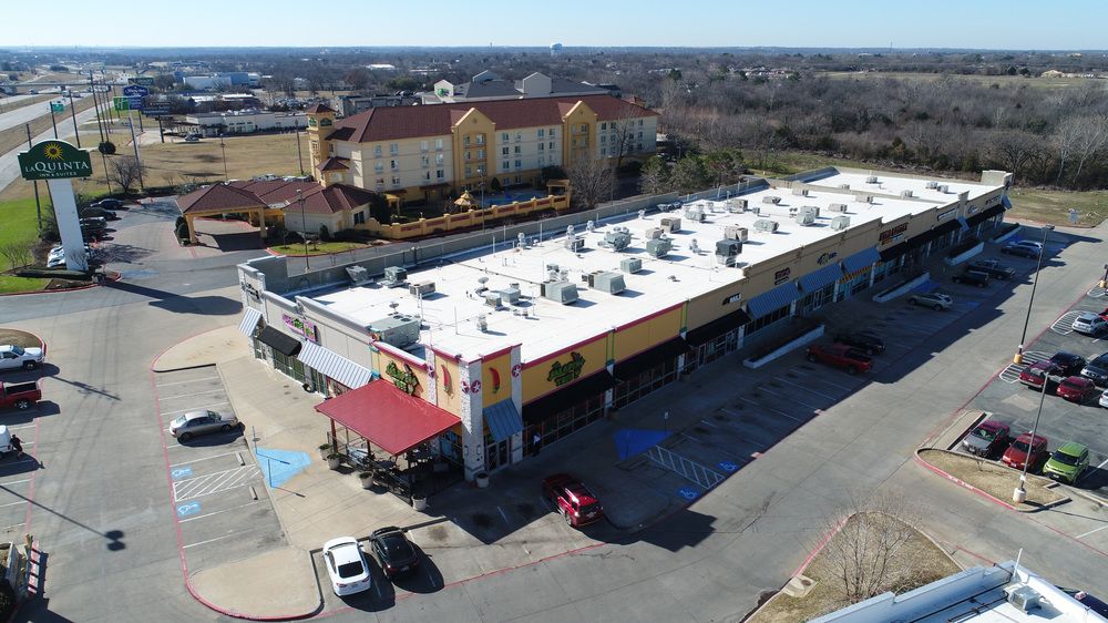 Shafer Crossing Retail Center: 2918 N US Highway 75, Sherman, TX 75090